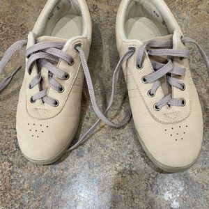 Easy Spirit Cream Sneakers with Suede Texture and Perforations